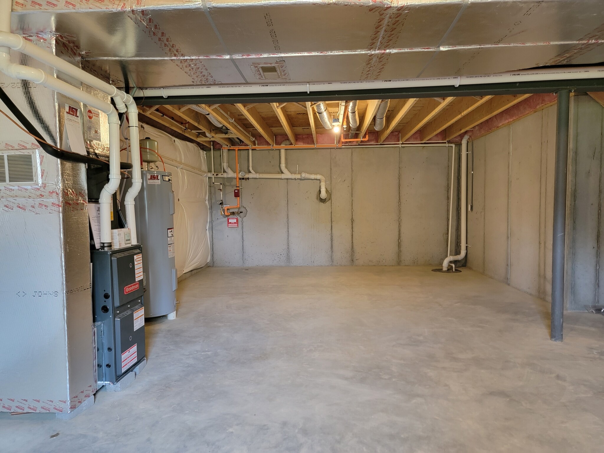 Building Photo - 122 Robert Cir