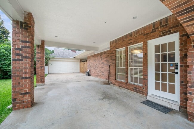 Building Photo - 3622 Springhill Ln