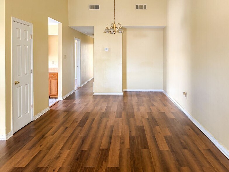 Building Photo - 7621 Alabama St