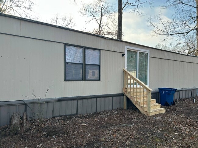 Building Photo - 52 White Oak Village