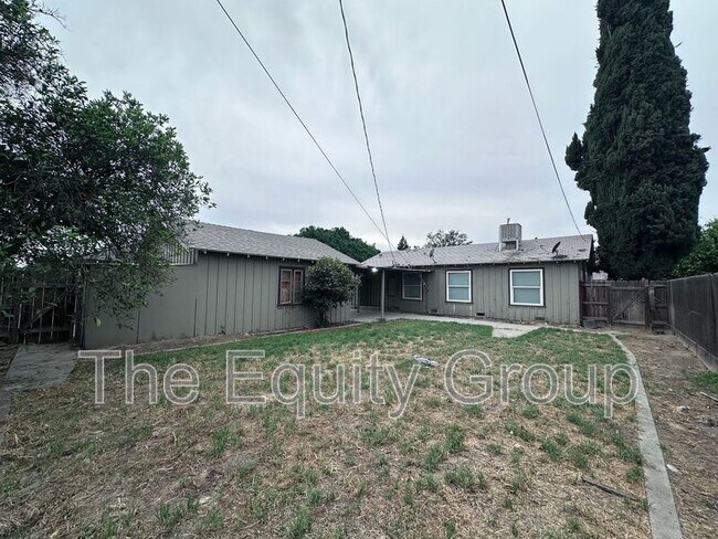 Building Photo - 1216 N Conyer St