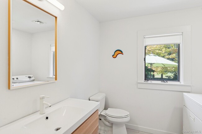 Building Photo - 35 Bayberry Ln