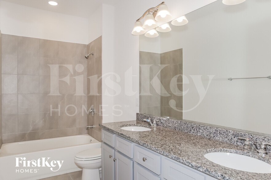 Building Photo - 1598 Isleta Lp