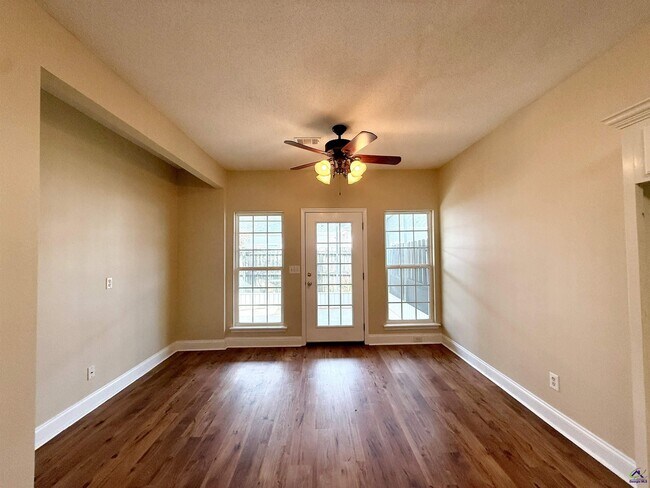 Building Photo - 200 Vining Way