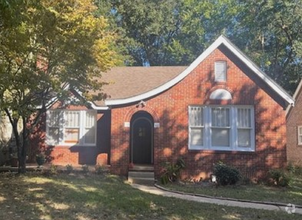 Building Photo - Cottage in the garden district.