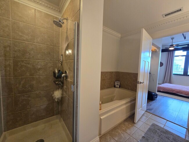 Building Photo - 212 E Cullerton St