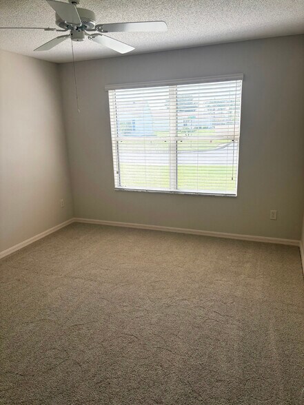 new carpet in 3rd bedroom - 1631 Blossom Ter
