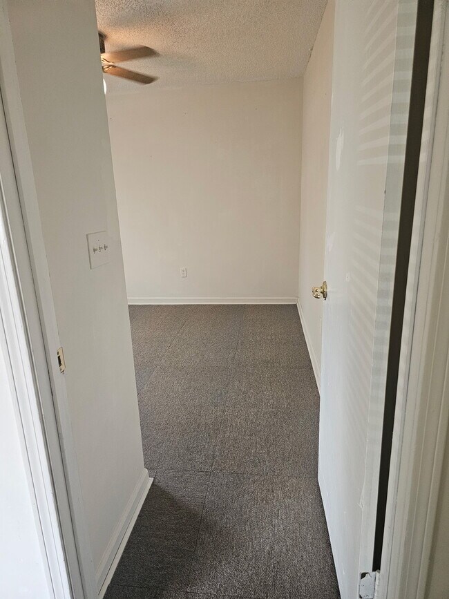 Building Photo - 6523 Diamond Leaf Ct S