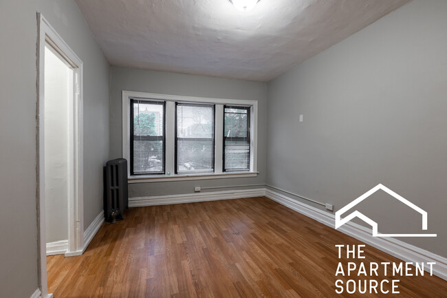 Building Photo - 5451 S Cornell Ave