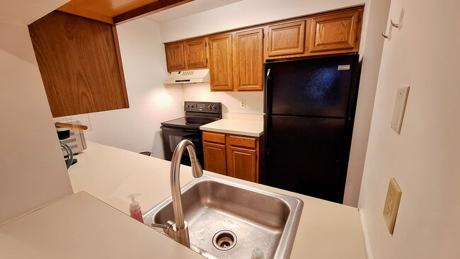 Kitchen - 1015 Ravens Crest Dr