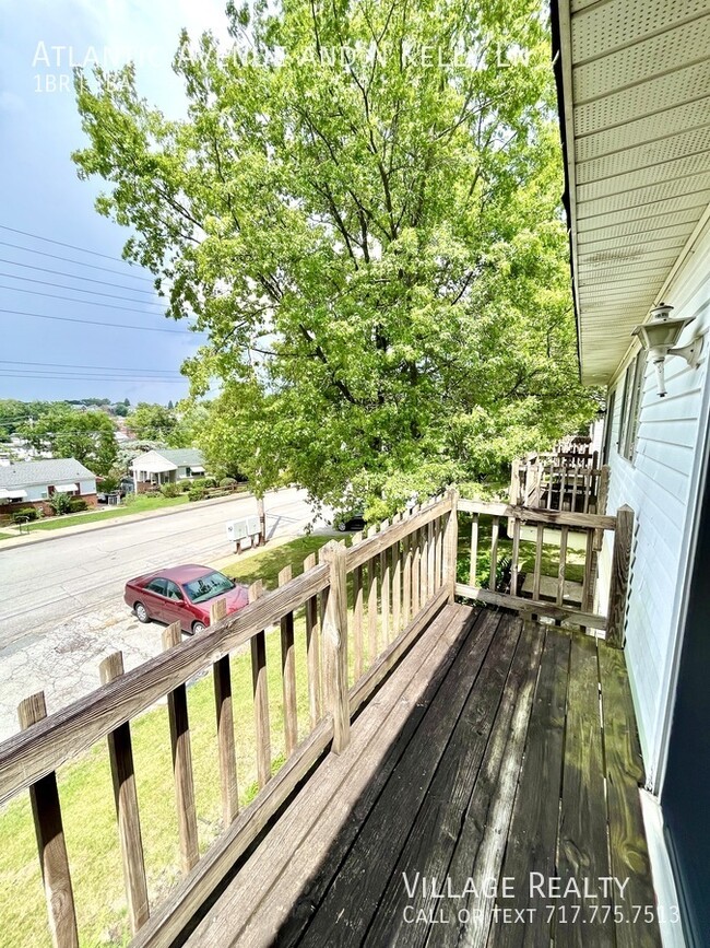 Building Photo - Budget-Friendly 1-bed with on-site laundry...