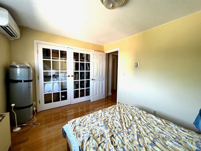 Building Photo - Wonderful 2 bed in Brookline with Parking!