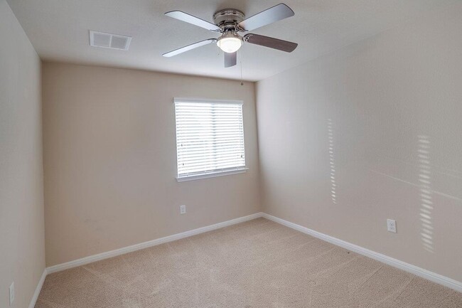 Building Photo - 412 Cane River Rd