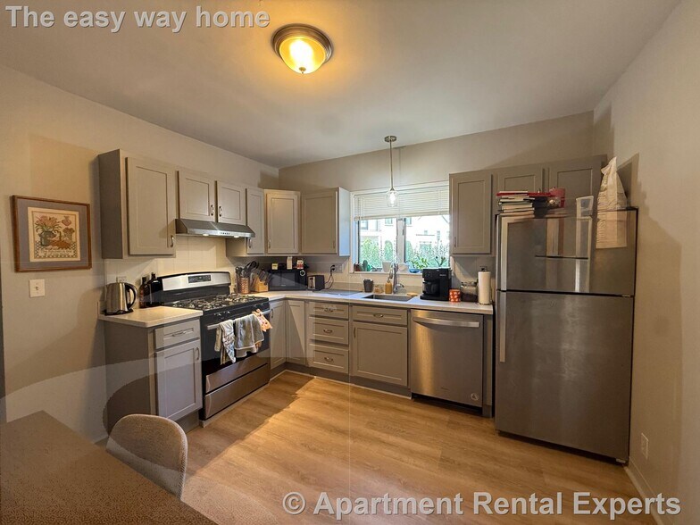 Primary Photo - 72 Eustis St