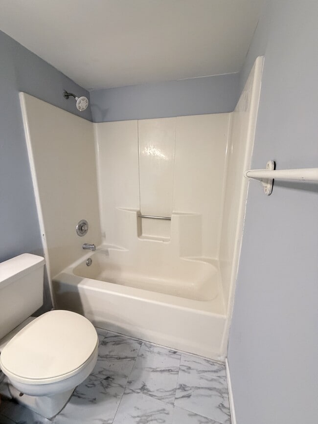 Building Photo - 5628 Blue Shadows Ct