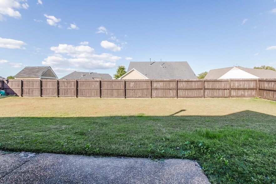 Building Photo - 11660 Dempsey Dr