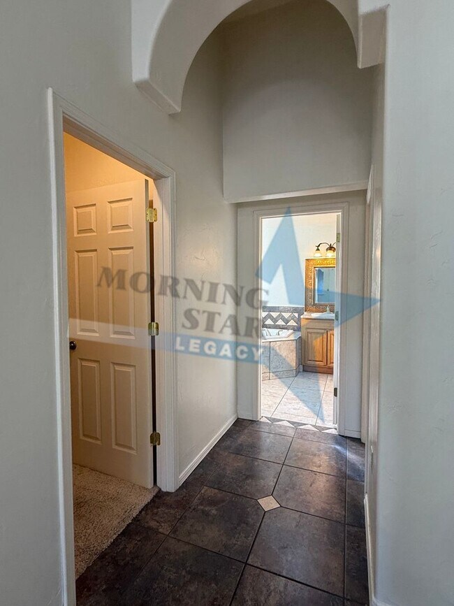 Building Photo - 4 bedroom, 4 bath house - Must see landscaping!