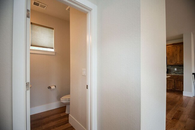 Building Photo - Charming 3-Bedroom Home in the Desirable Bucking Horse Neighborhood!