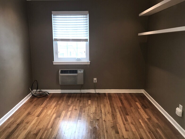 2nd Bedroom - 7 Troy Dr