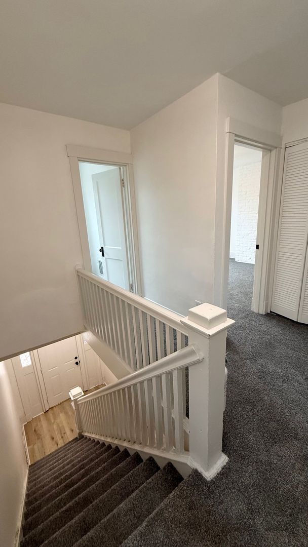 Building Photo - Newly Renovated 3 Bedroom in Arlington- New Kitchen and Bath with HUGE Backyard!!