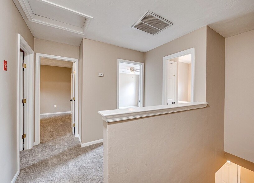 Building Photo - 906 Bellgate Ct