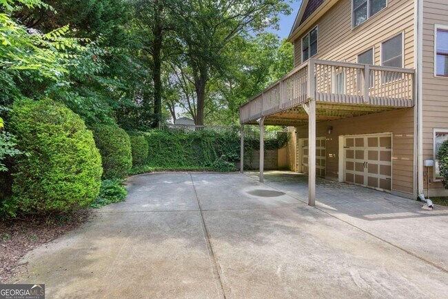 Building Photo - 1316 Egan Way