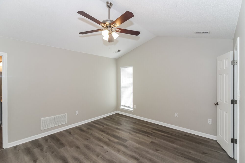Building Photo - 10734 Ridgefield Dr