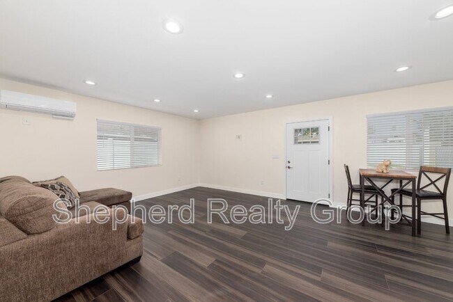 Building Photo - 130 N Lark Ellen Ave