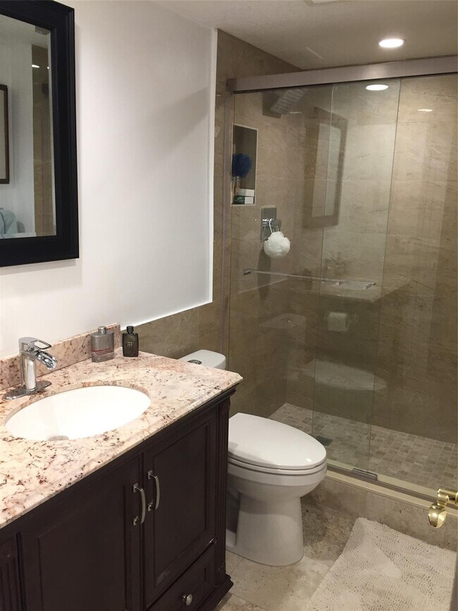 Building Photo - 2121 N Ocean Blvd