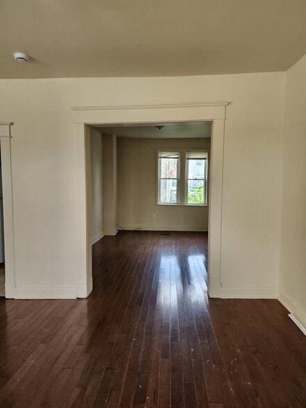 Building Photo - 2708 W Franklin St