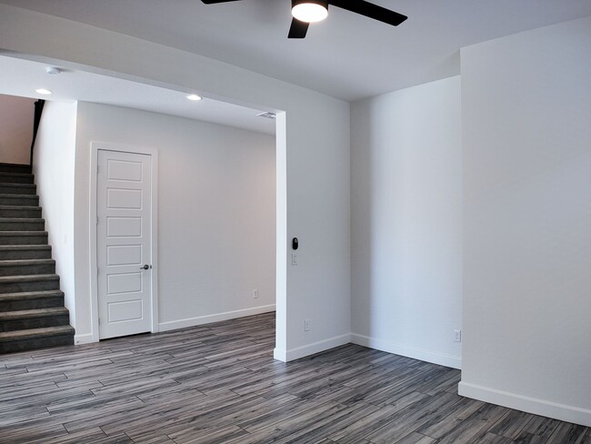 Building Photo - Exquisite Luxury Rental in Prestigious Gated Tule Springs Community