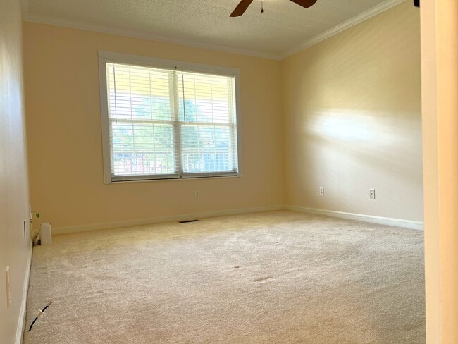 Building Photo - Maryville 37804 - 3 bedroom 2.5 bath - call Adam Sharp 865-254-0980