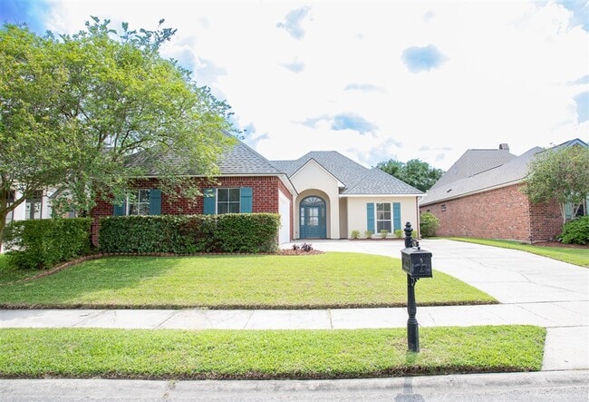 Building Photo - 10562 Oakley Trace Dr