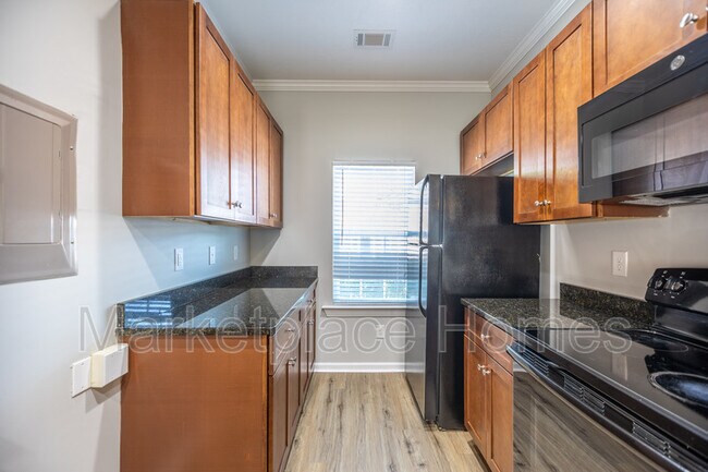 Building Photo - 207 Adderman Dr