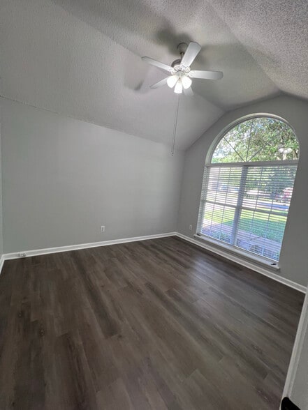 Building Photo - 2262 Joann Dr