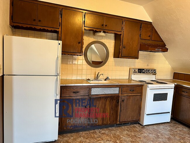 Building Photo - 708 N Arthur Ave