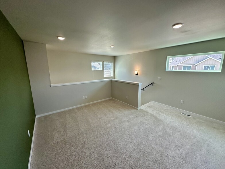 Building Photo - 3459 183 St Ct E
