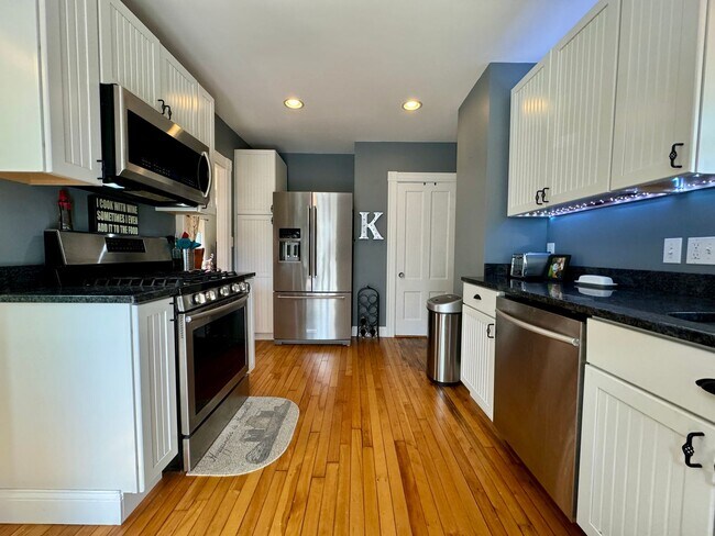 Building Photo - 3BD/1.5BA South Portland Single Family Home!! W/D In-Unit & Storage in Basement & Shed! Available...