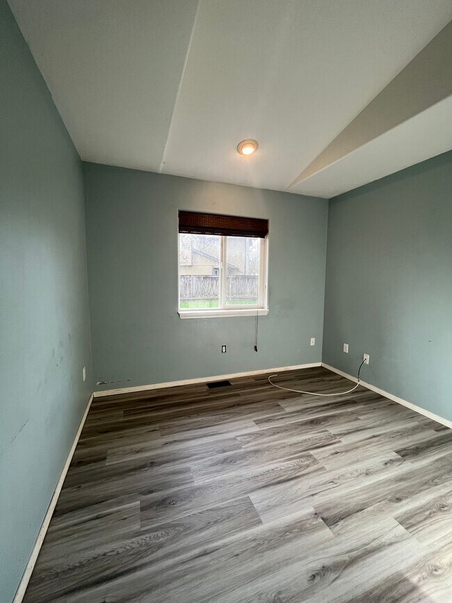 Building Photo - 3-Bedroom 2-Bathroom home in West Eugene