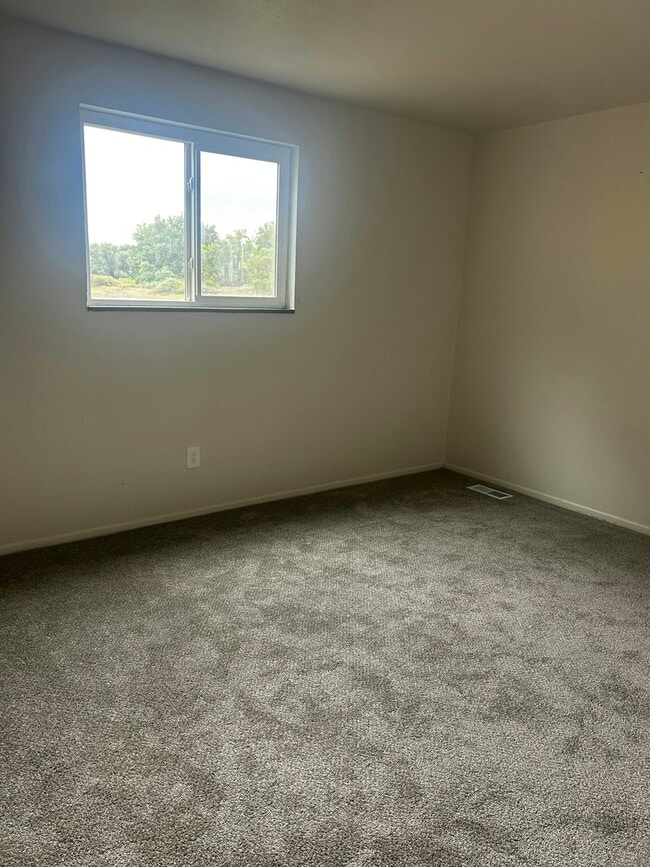 Building Photo - 9052 W Washburn Pl