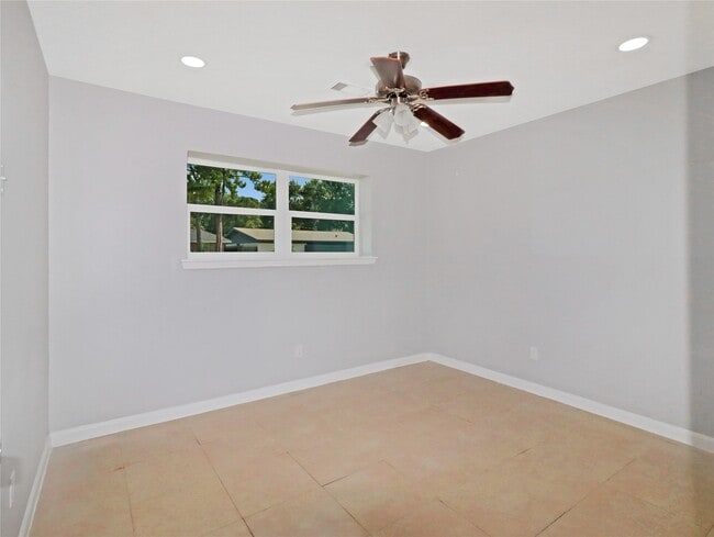 Building Photo - 8711 Shadow Crest St