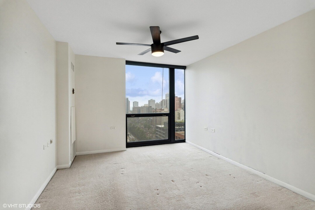 Building Photo - 1122 N Clark St