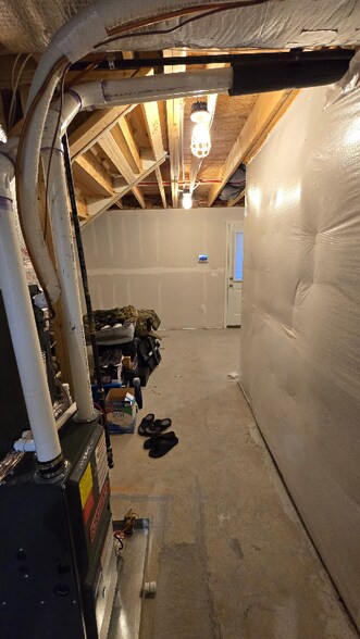 Building Photo - 99 Manilla Cir