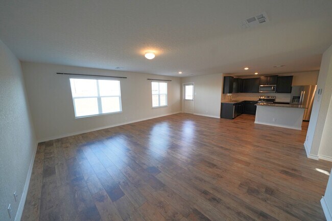 Building Photo - Like New Home in Red River Ranch (Cibolo) - Realtor Commission: $500