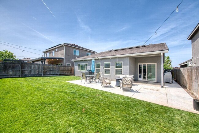 Building Photo - Newly Built 3/2 Lennar In Rivertsone