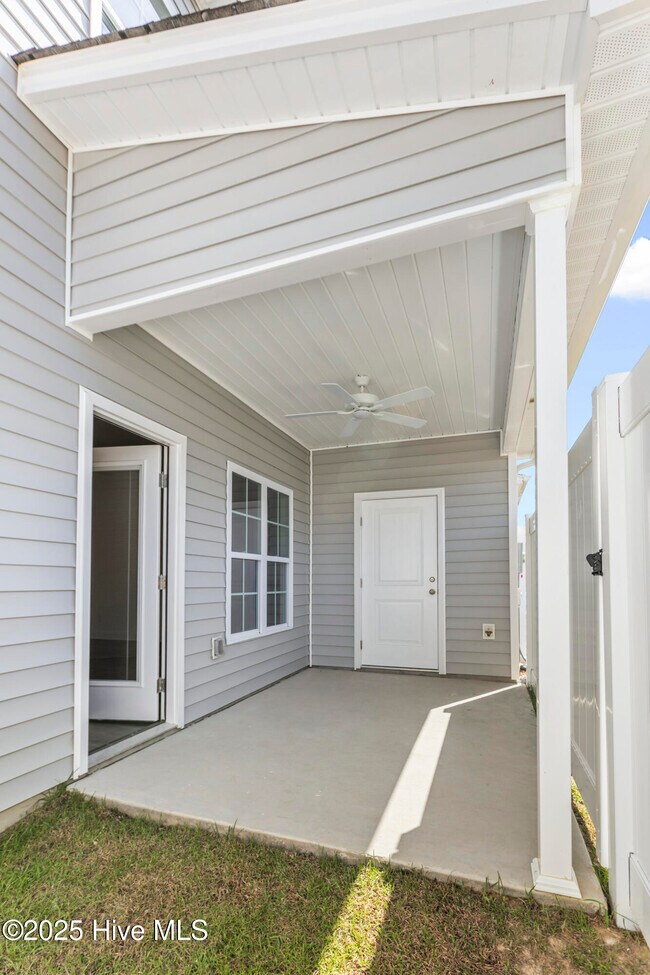 Building Photo - 1408 Hartley Ln