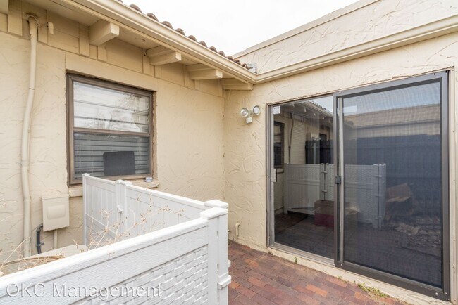 Building Photo - 2 br, 1.5 bath House - 7131 NW 16th St