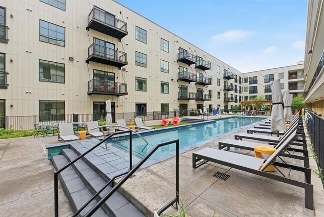 Building Photo - 4315 S Congress Ave