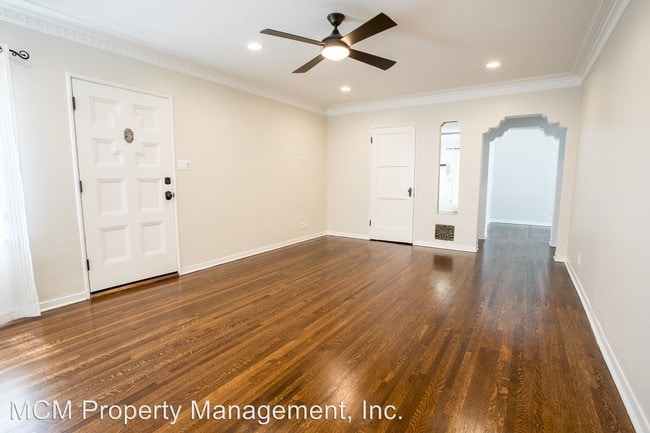 Building Photo - 923-933 S Alandele Ave