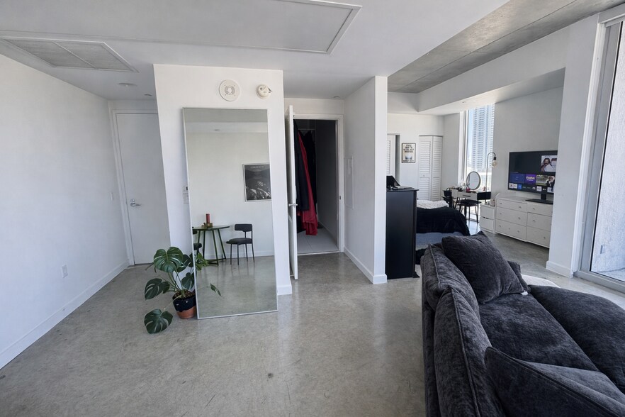 Building Photo - 151 SE 1st St